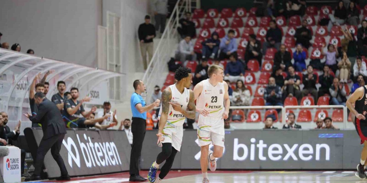 Aliağa Petkimspor, evinde kazanmaya devam ediyor