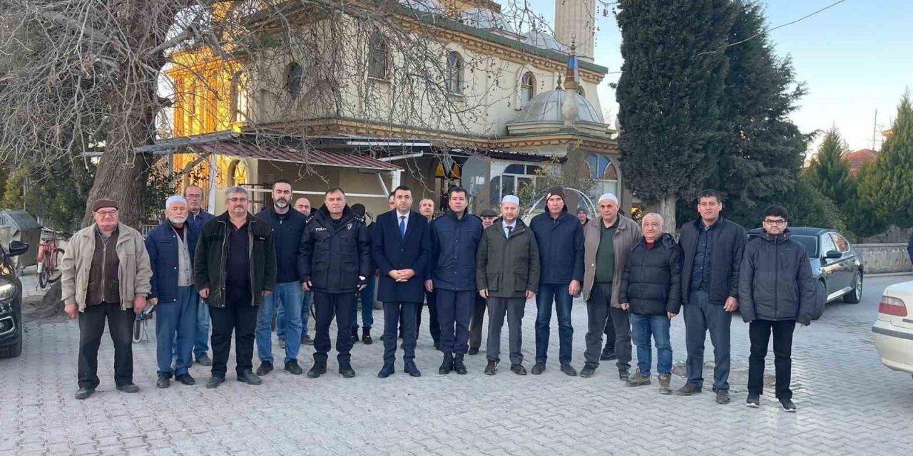 Çivril deprem şehitlerini andı