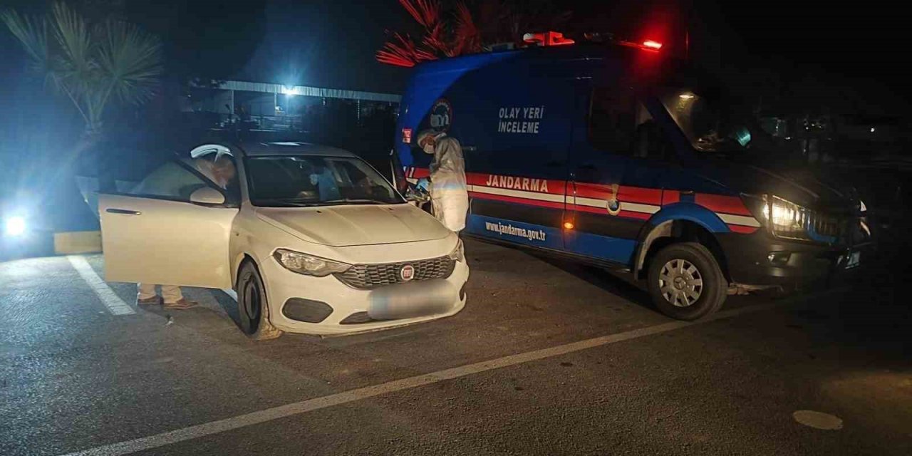 Gişe memurunu gasp ettiler, havaya ateş açıp kaçtılar