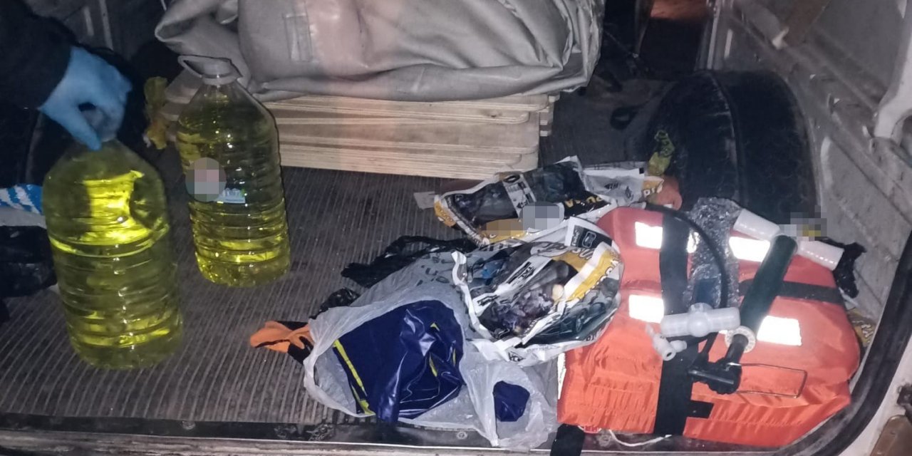 Çeşme’de 19 göçmen yakalandı, 4 insan kaçakçısı şüphelisi tutuklandı