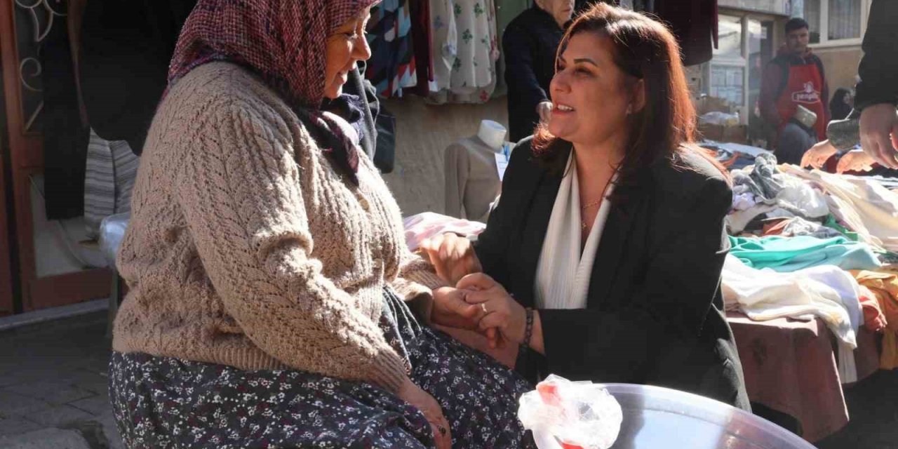 Başkan Çerçioğlu Salı Pazarı’nda vatandaşlarla buluştu