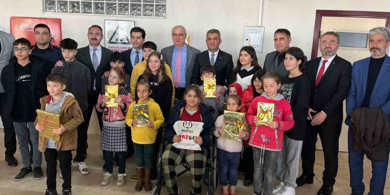 Nazilli’de depremzede öğrenciler protokolle yemekte buluştu