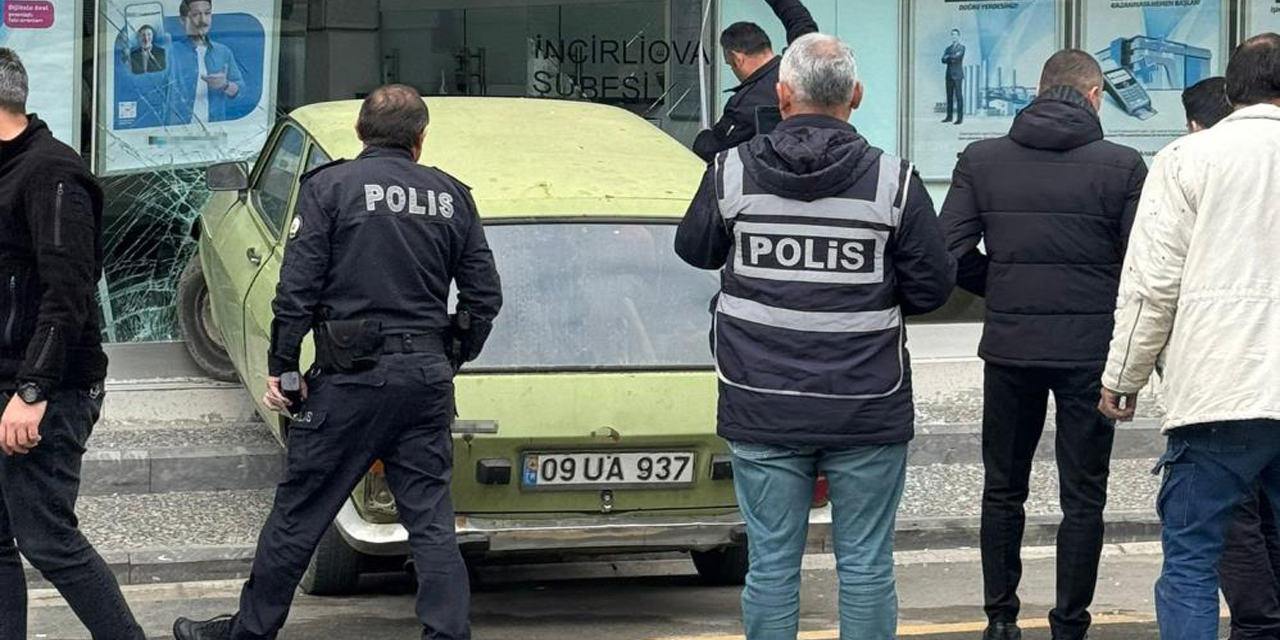 Otomobil banka şubesine girdi