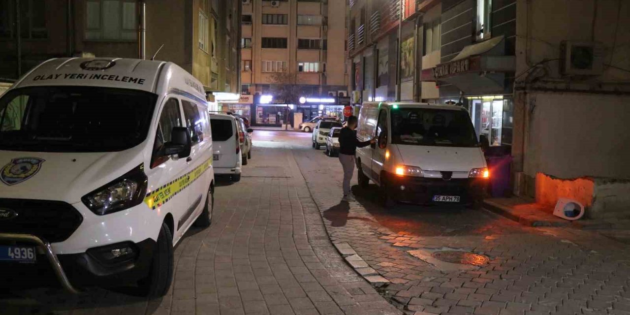 Yalnız yaşayan şahıs apart dairesinde ölü bulundu