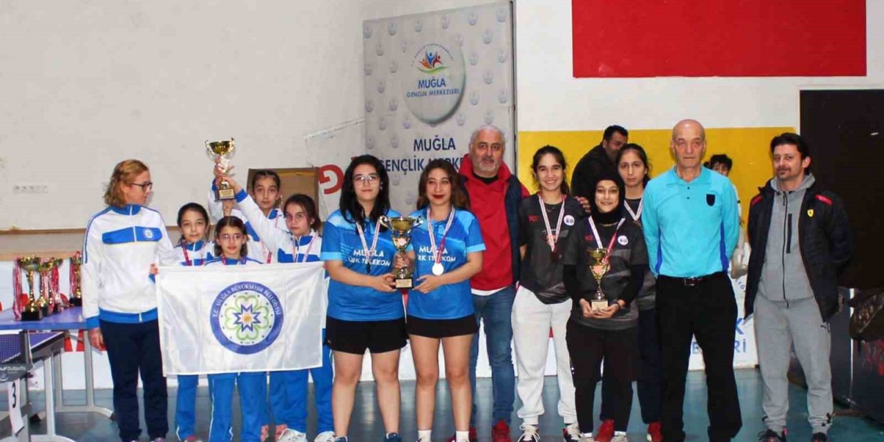 Büyükşehir Masa Tenisi sporcularından 8 madalya