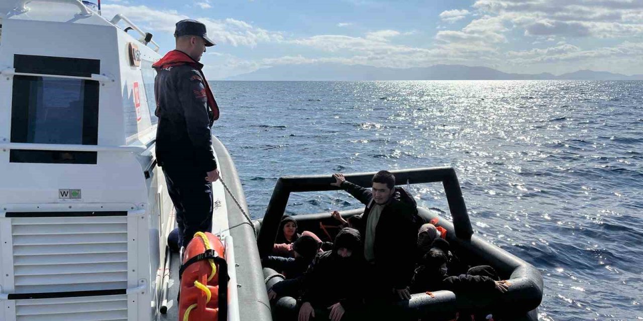 Bodrum’da 15 düzensiz göçmen kurtarıldı