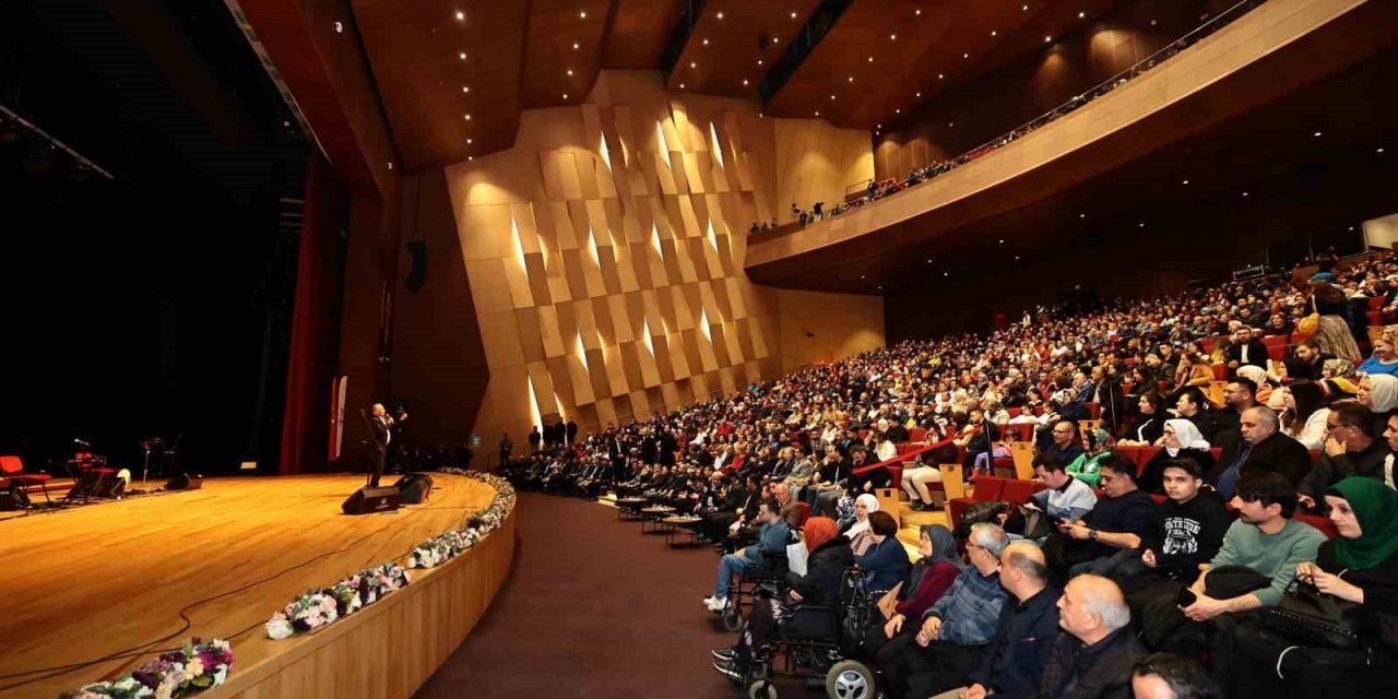 Denizlililer, Yıldızdoğan şarkıları ile unutulmaz bir gece yaşadı