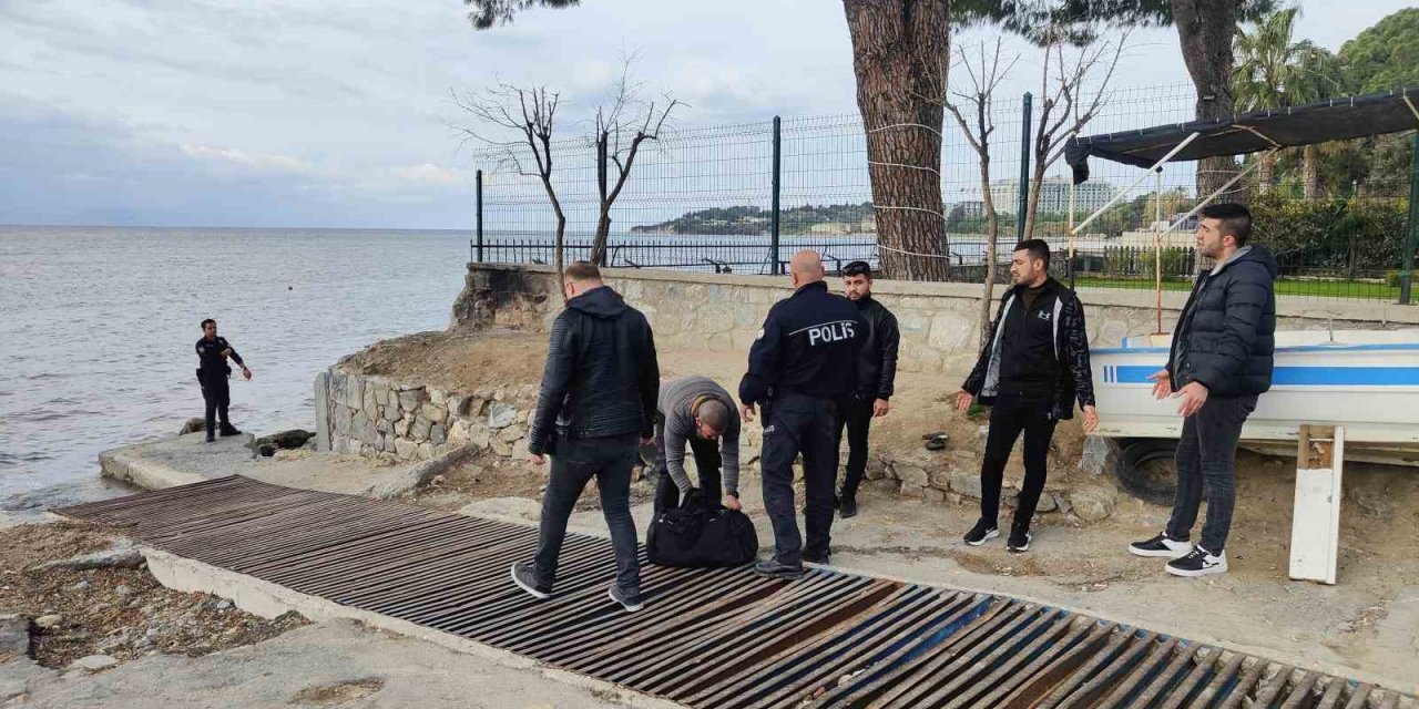 Kuşadası’nda 3 düzensiz göçmen ile 2 organizatör yakalandı