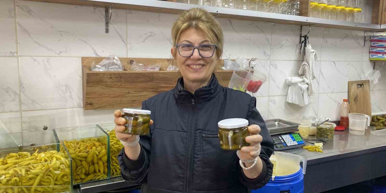 Aydınlılar peynir dolgulu turşuya ilgi gösteriyor