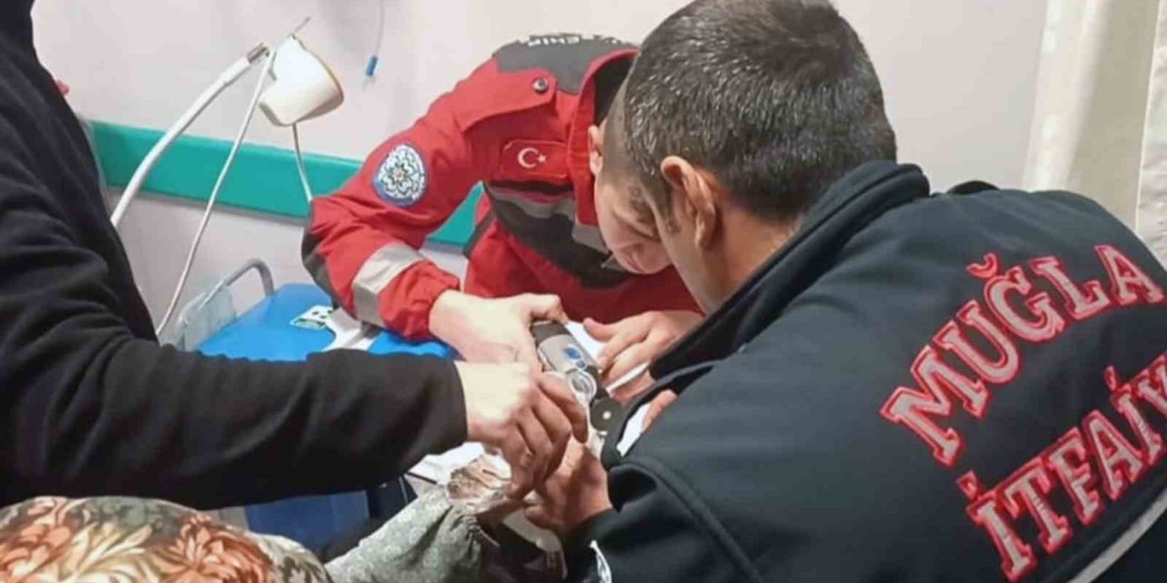 Muğla İtfaiyesinden hastanede ‘Yüzük’ operasyonu