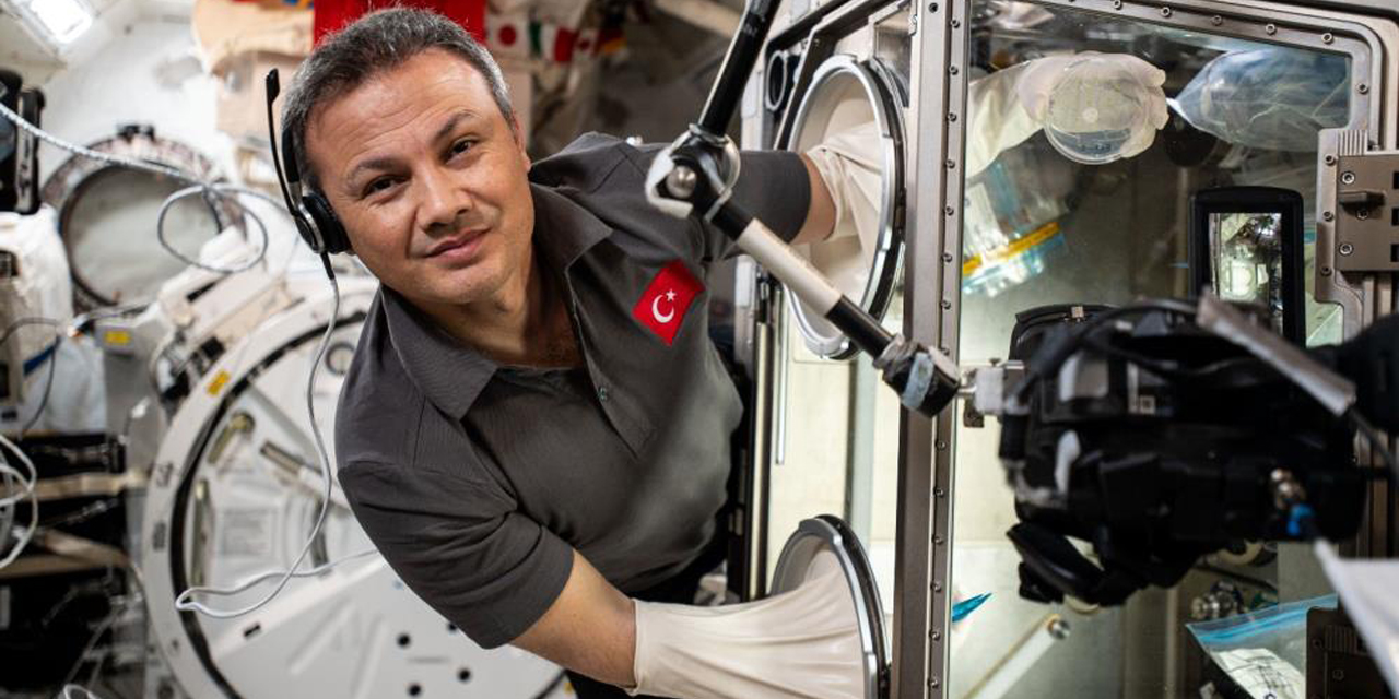 Gezeravcı, uzayda deney yaparken her gün görselleri Egeli ekip ile paylaştı