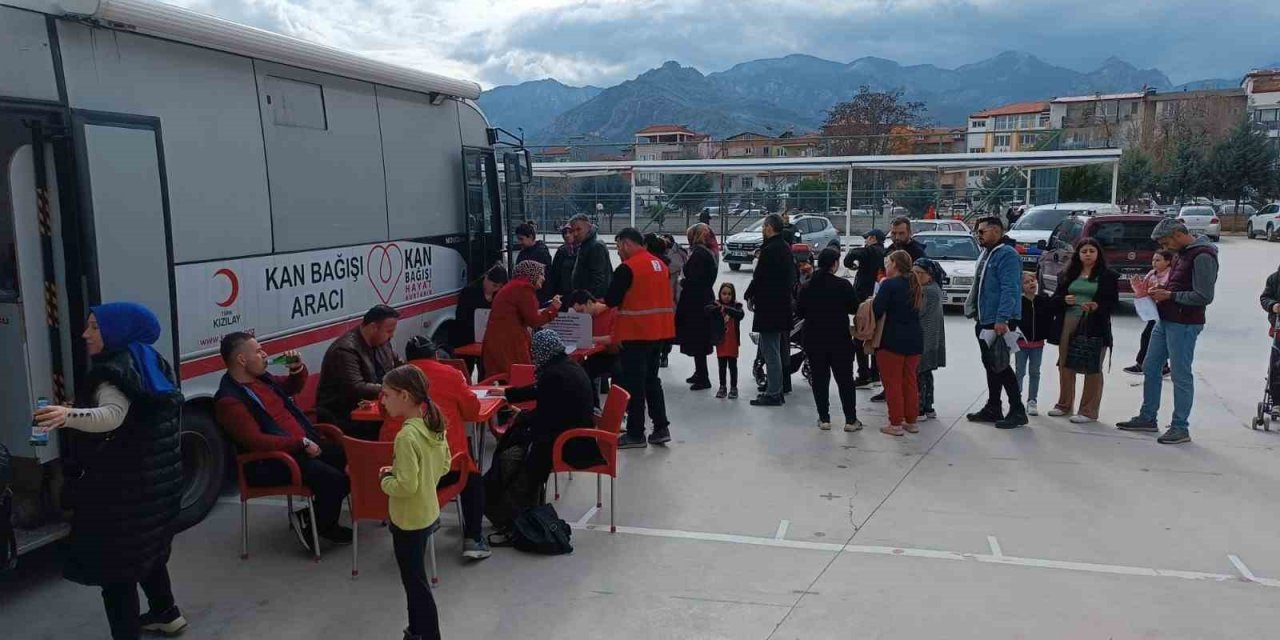 İlkokul öğrencileri hasta arkadaşları için seferber oldu