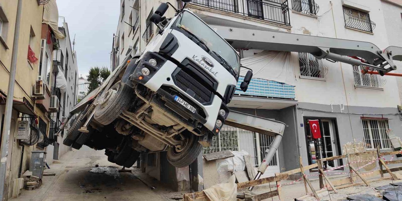 Beton dökme aracı şaha kalktı