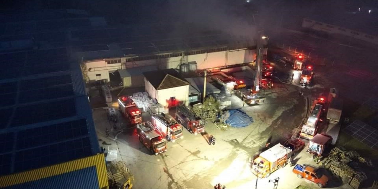 Denizli’de fabrikanın boyahanesinde çıkan korkuttu