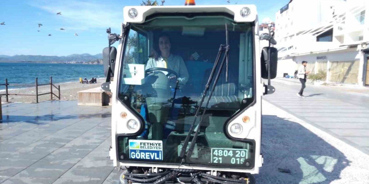 Fethiye caddeleri kadın şoföre emanet