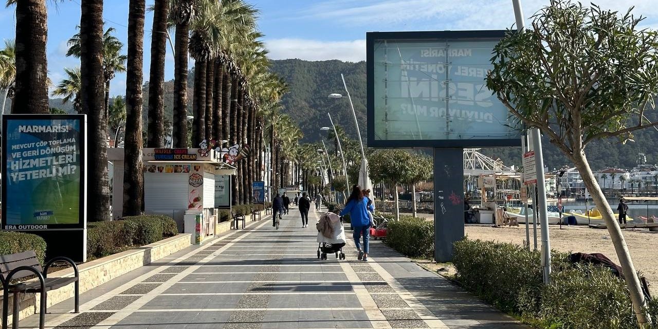 Marmaris’te sağanak yağış, yerini güneşli havaya bıraktı