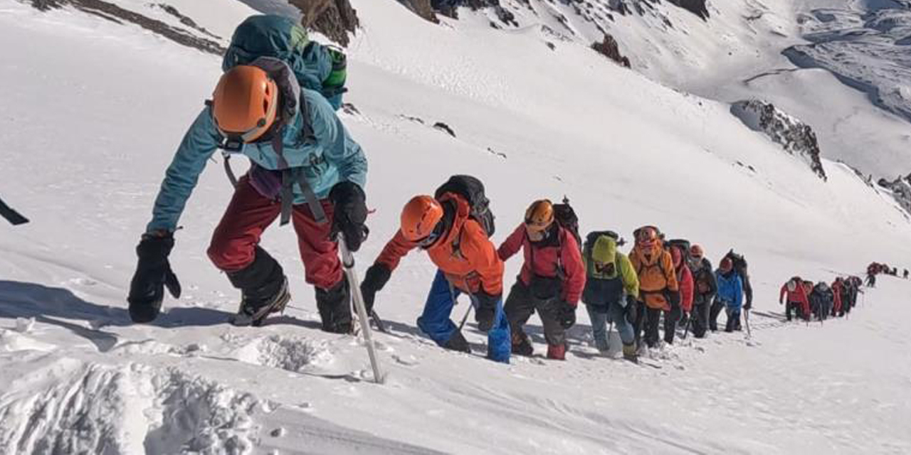 Aydınlı dağcılar, Anadolu’nun Olimpos’una tırmandı