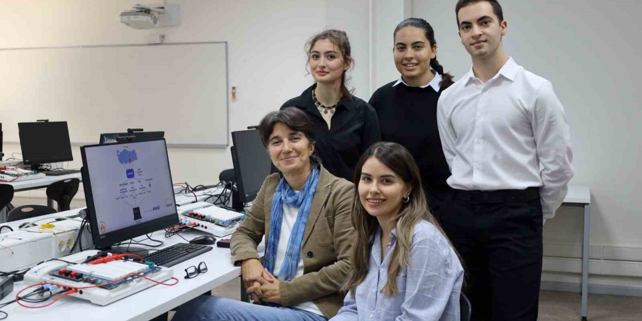 İzmir Ekonomili gençler ‘afet sonrasına’ odaklandı