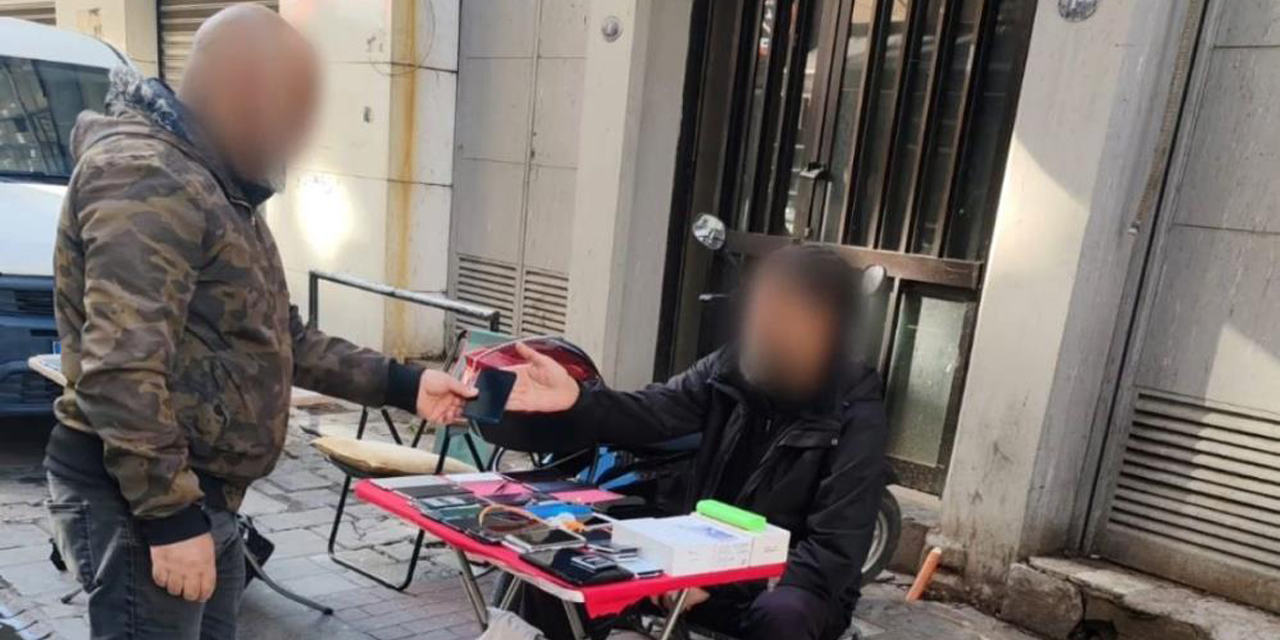 Polis kılık değiştirdi, telefon hırsızını suçüstü yakaladı