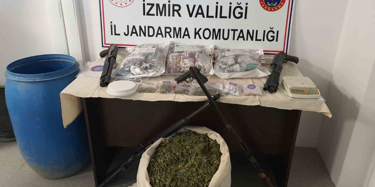 İzmir’de jandarmadan uyuşturucu baskını, 2 gözaltı