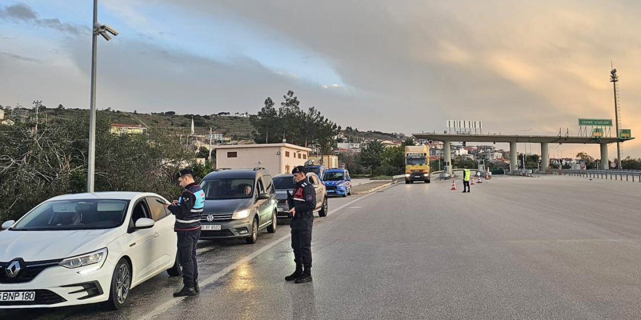 Çeşme’de aranan 52 kişi yakalandı