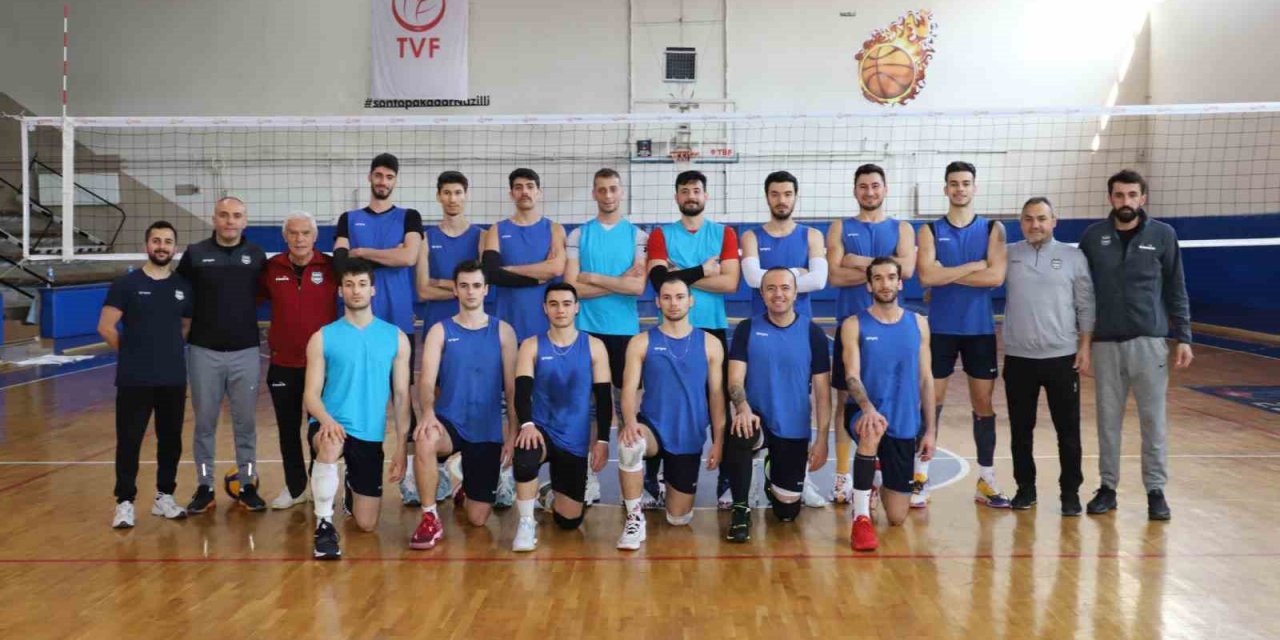 Nazilli Belediyspor Voleybol Takımı final maçlarına hazırlanıyor