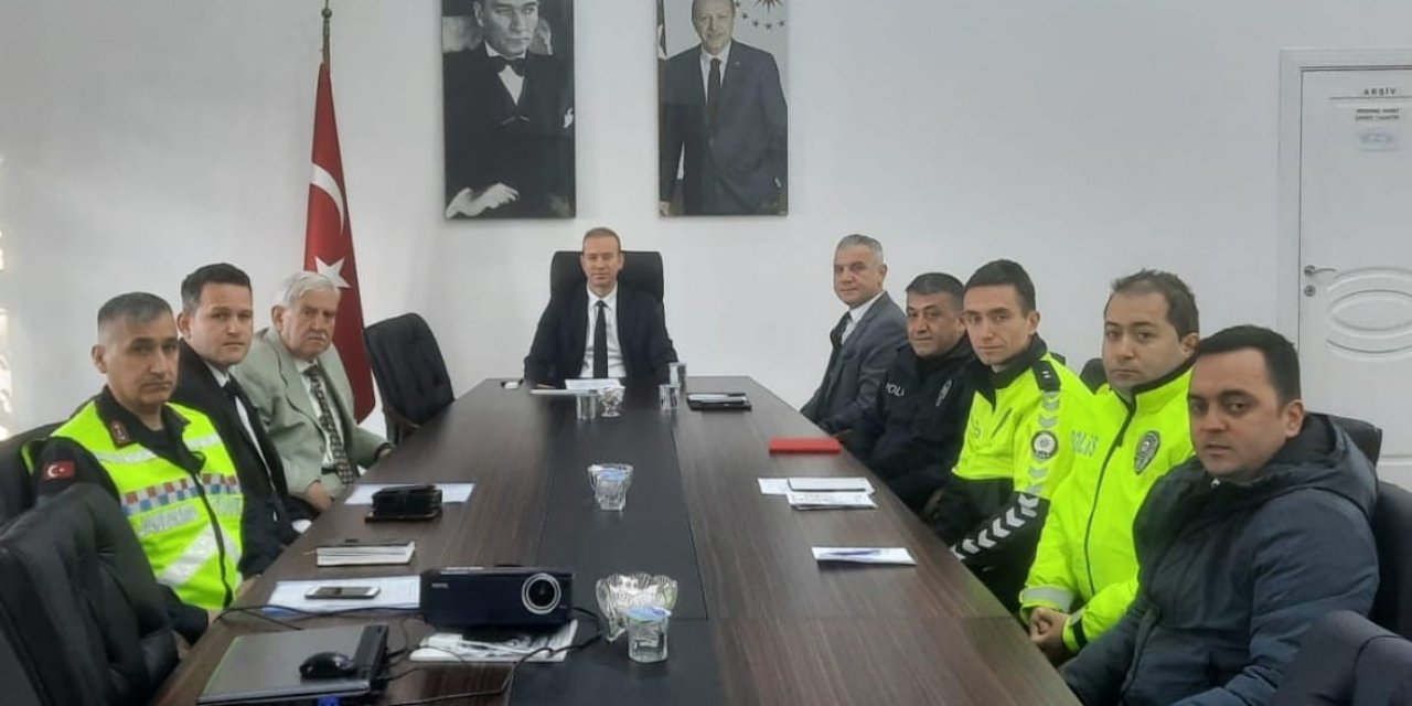 Muğla’da yolcu otobüslerinde emniyet kemeri kullanımı hakkında toplantı yapıldı