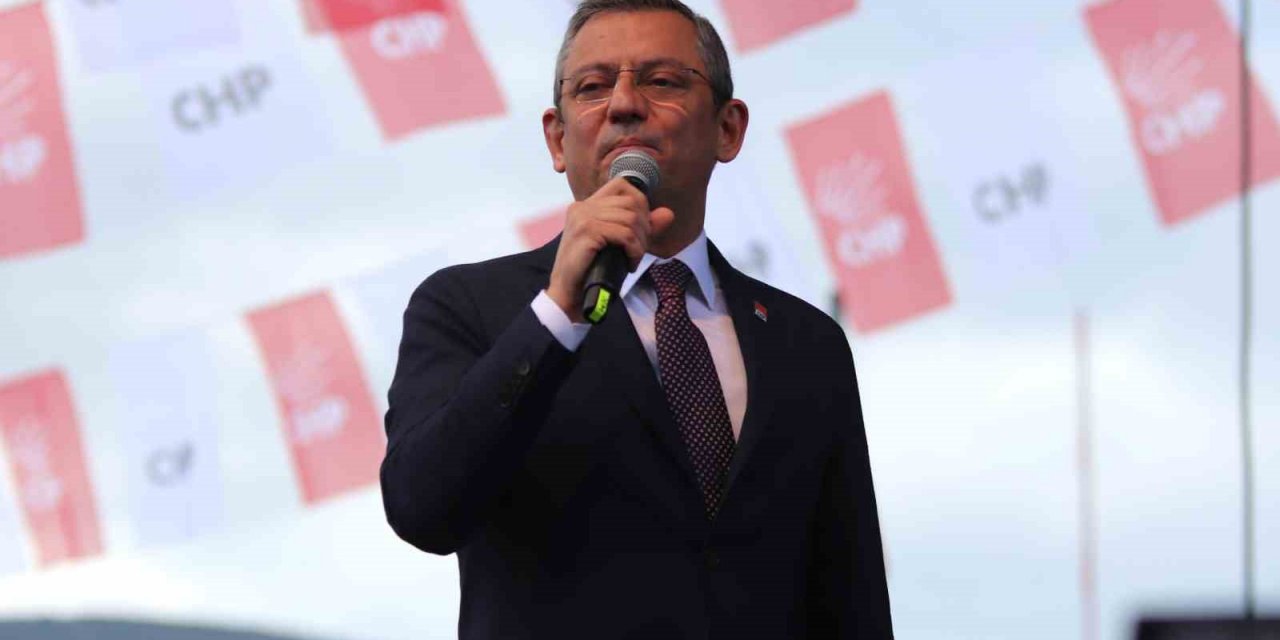 CHP Genel Başkanı Özel, halk buluşmasında Dikilililere seslendi