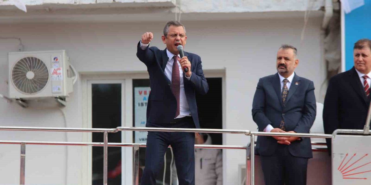 CHP Genel Başkanı Özgür Özel, Bergama ve Kınık’ta vatandaşlara seslendi