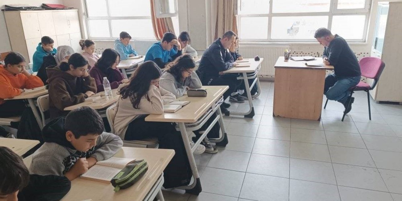 Karacasu’da öğrencilere kitap okuma alışkanlığı kazandırılıyor
