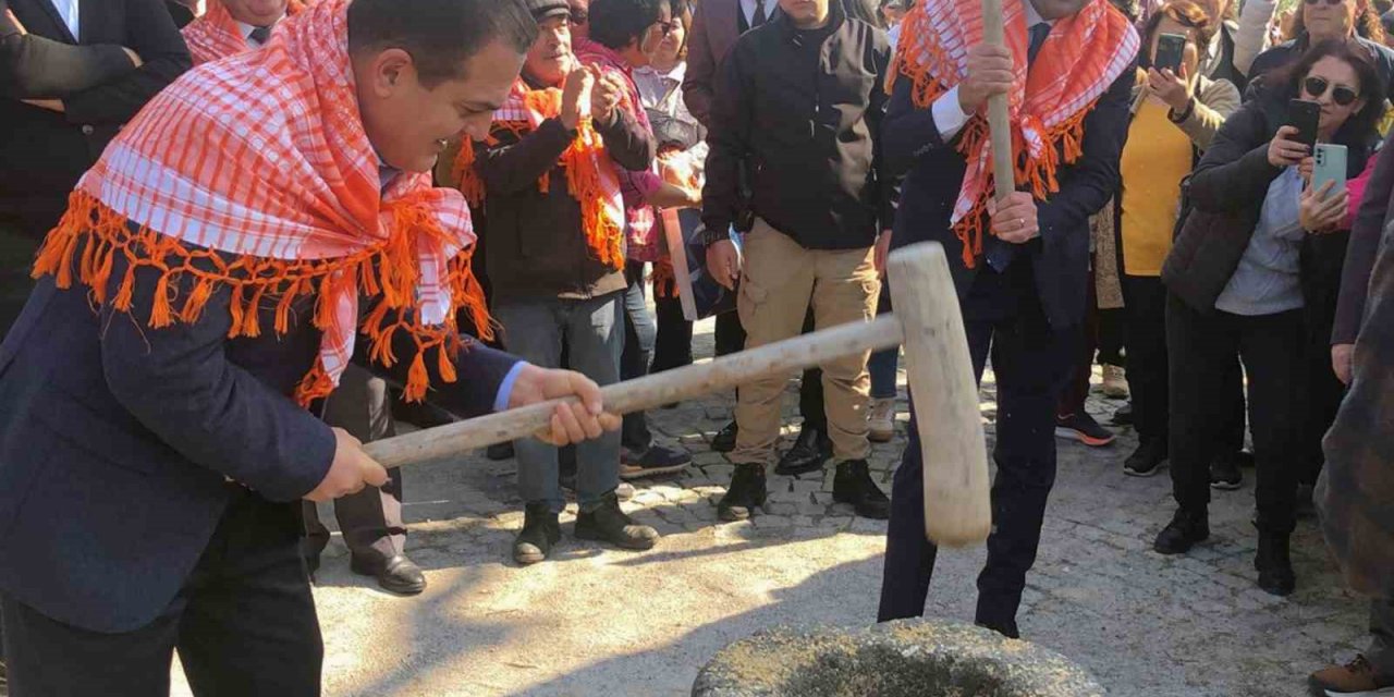 Vali Akbıyık Datça Badem Çiçeği Festivaline katıldı