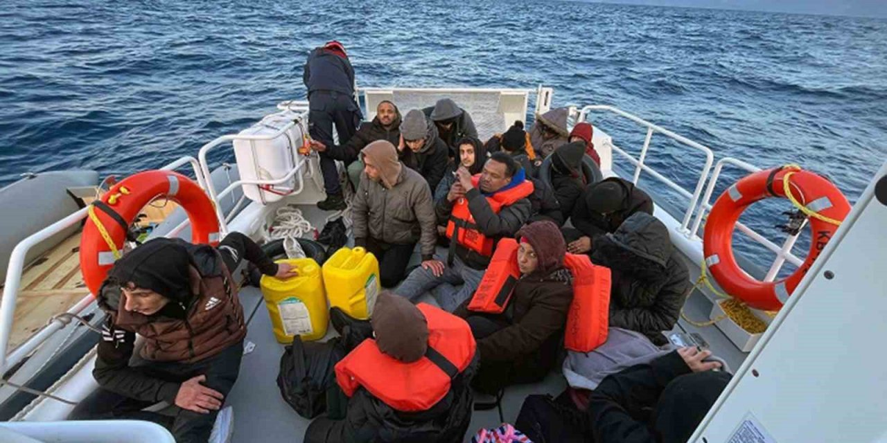 Datça’da 25 düzensiz göçmen kurtarıldı