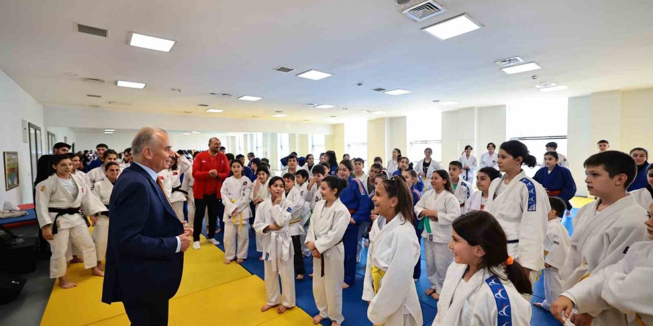 Başkan Zolan geleceğin yetenekleri ile buluştu