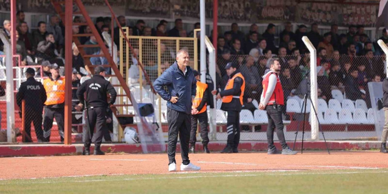 Efeler 09 SFK Teknik Direktörü Kanber: "Başarımız tesadüf değil"