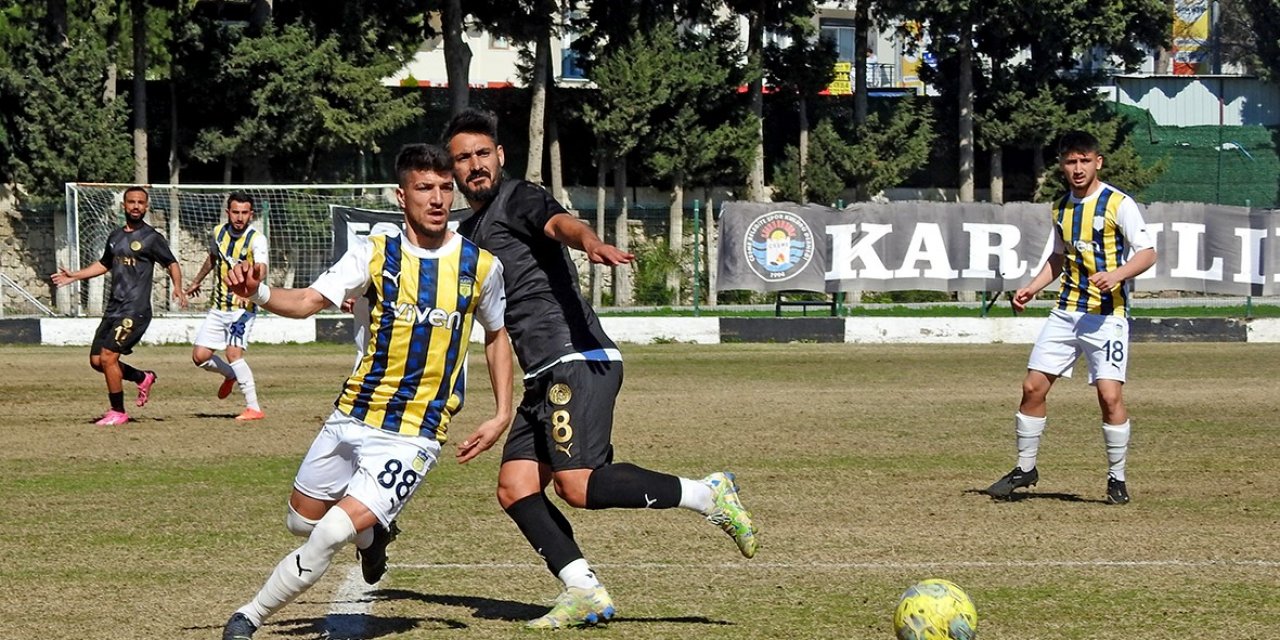Çeşme’de yerel derbinin galibi Alaçatıspor