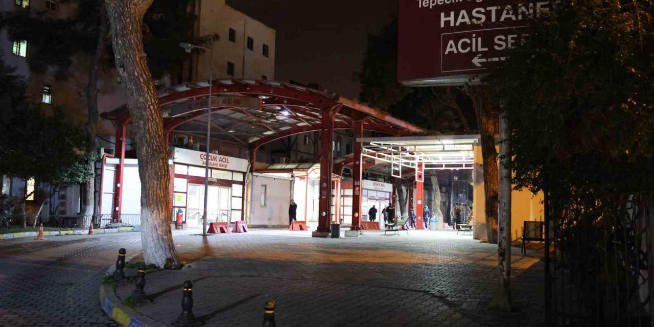 İzmir’de motosiklet sürücüsünün ölümden döndüğü kaza kamerada