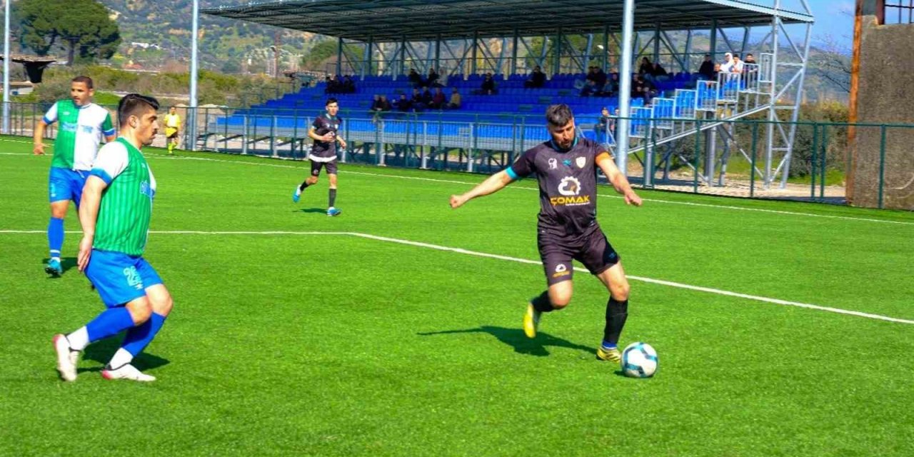 Serçeköy Futbol Sahası’nda ilk düdük çaldı