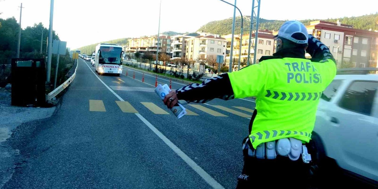 Muğla’da otobüslerde kemer denetimi yapıldı