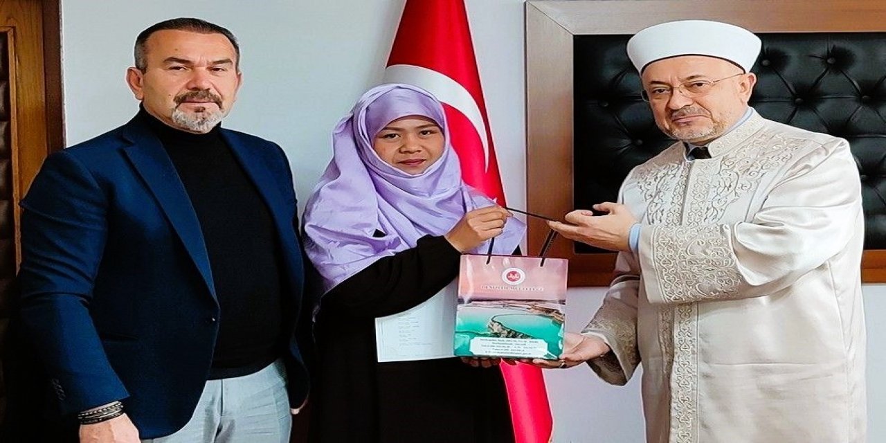 Denizli’de iki yabancı Müslüman oldu