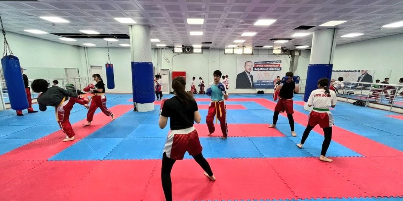 Aydın’da kick boks eğitimleri devam ediyor