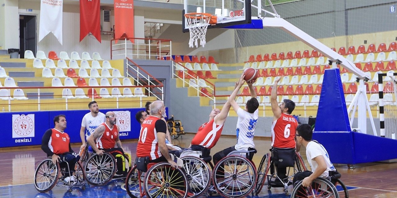 Pamukkale Belediyespor play-offa lider çıkıyor