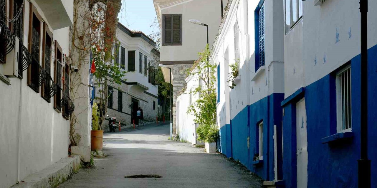 Kuşadası’nda tarihi evler turizme kazandırılacak