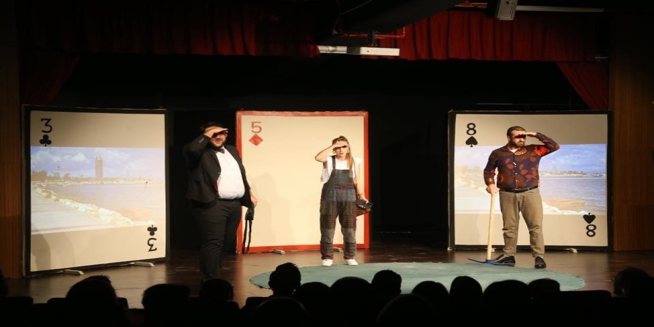 Merkezefendi’de ‘3 Beş 8 ve Diğer Şeyler’ adlı oyun seyircisiyle bir araya gelecek