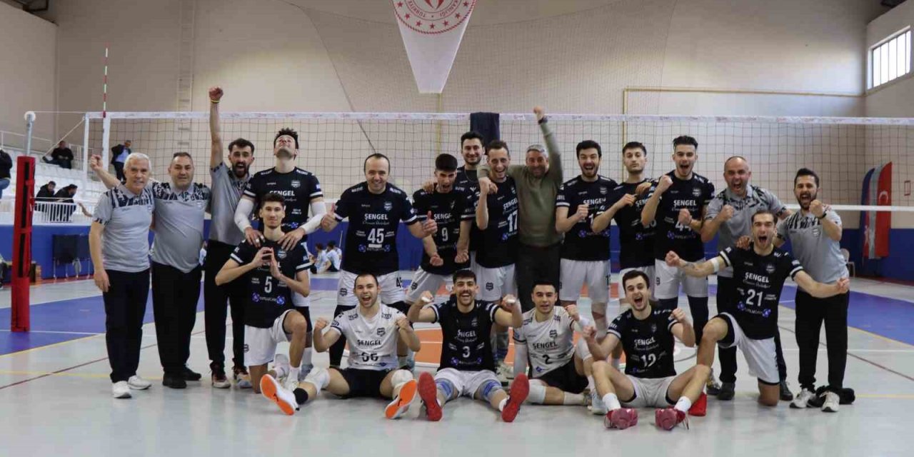 Nazilli Belediyespor Voleybol Takımı ilk galibiyetini aldı