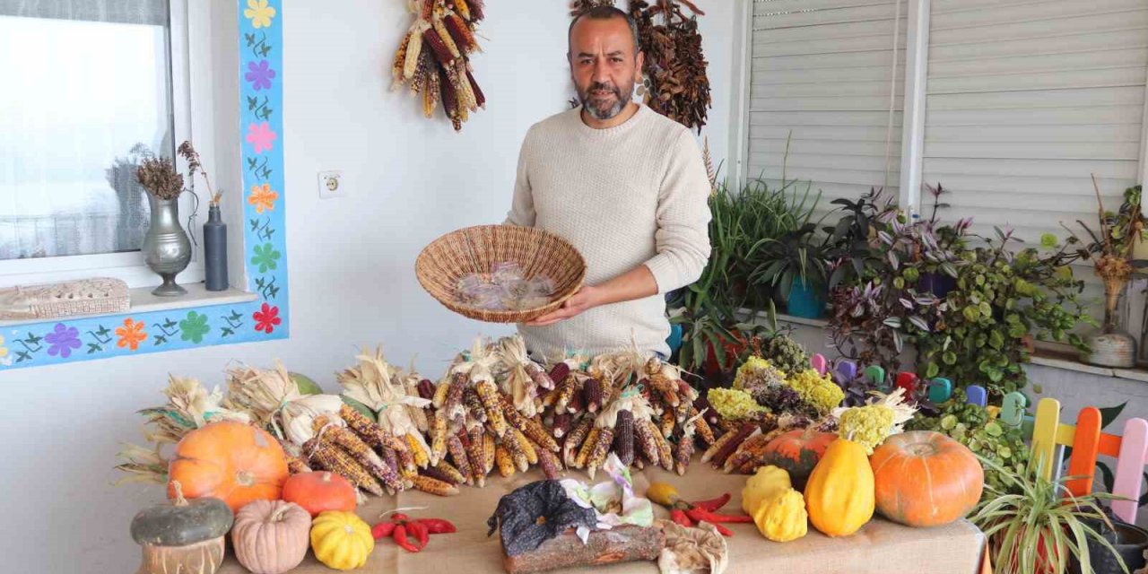 Ürettiği binbir çeşit ata tohumunu ücretsiz bir şekilde dağıtıyor