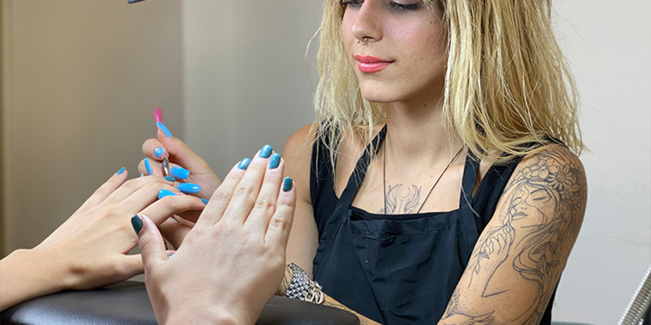 Protez tırnak kursu ile uzmanlık alanınızı genişletin!