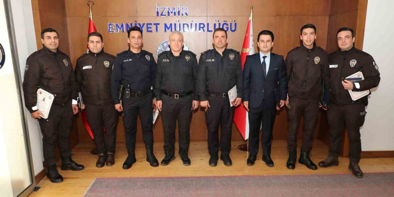 Hırsızları suçüstü yakalayan emniyet mensupları ödüllendirildi