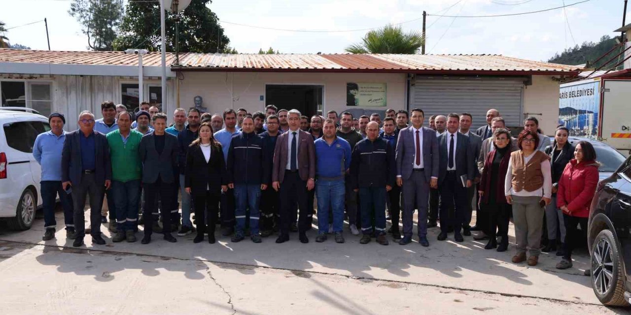 Başkan Oktay, yaralanan personelin arkadaşları ile görüştü