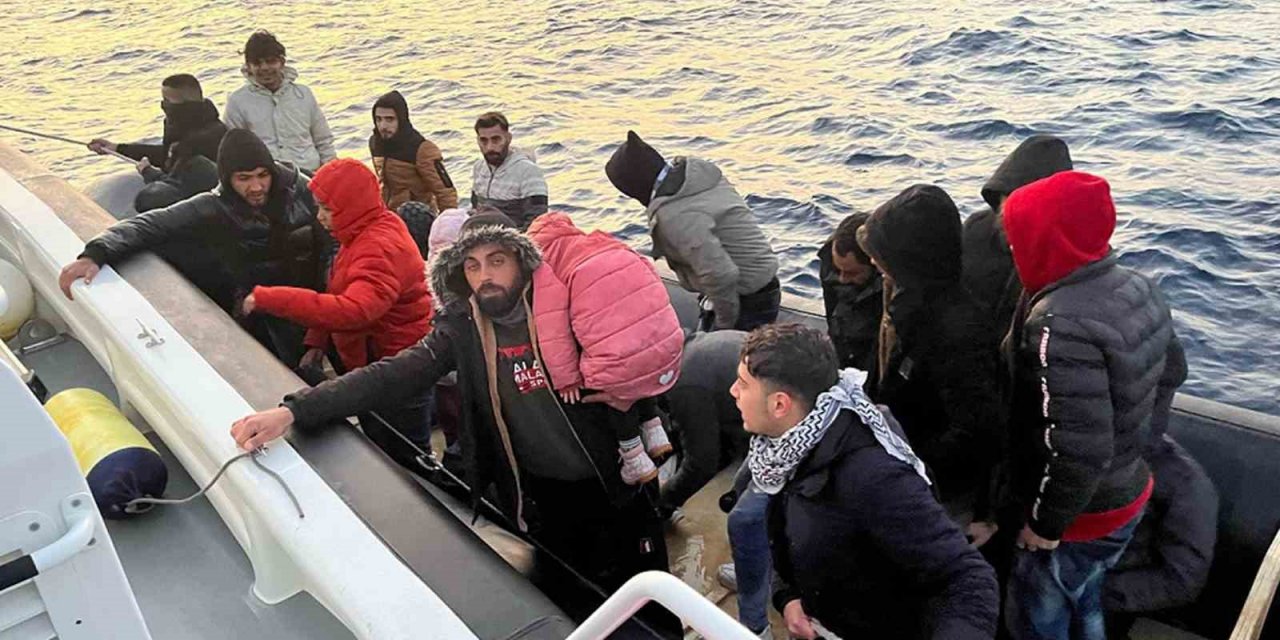 Datça’da 51 düzensiz göçmen kurtarıldı