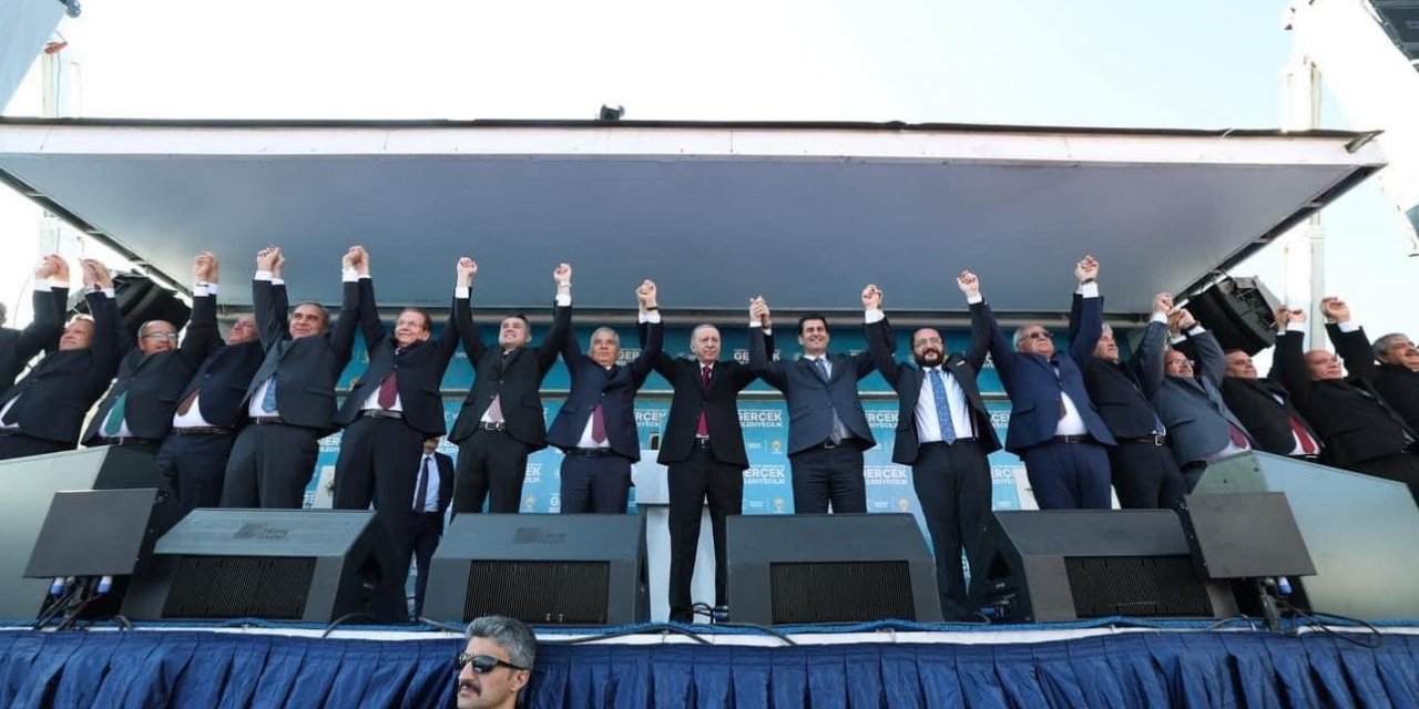 AK Parti İl Başkanı Güngör; “Adaylarımız millete hizmetkâr olmak için kentin altını üstüne getiriyor”